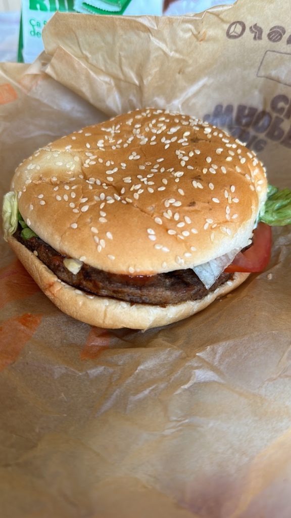 Burger King : Whopper Vegan. Il ressemble fortement à sa version classique, non?